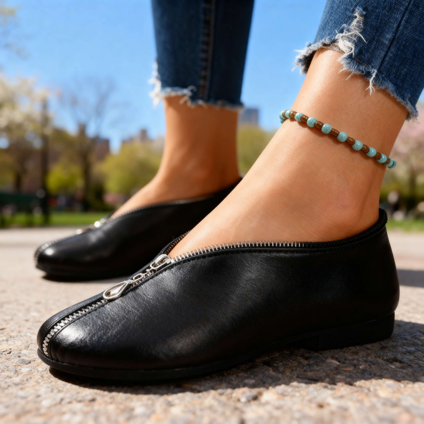 Women's Zipper Detail Slim Heel Flats Corvine