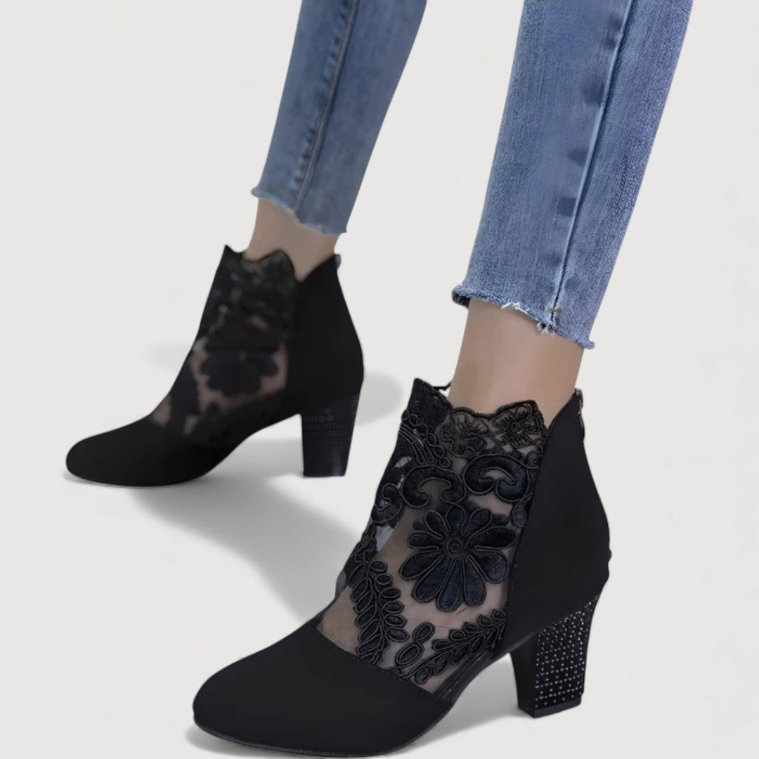 Women's Black Lace Detailed Block Heel Heels Corvine