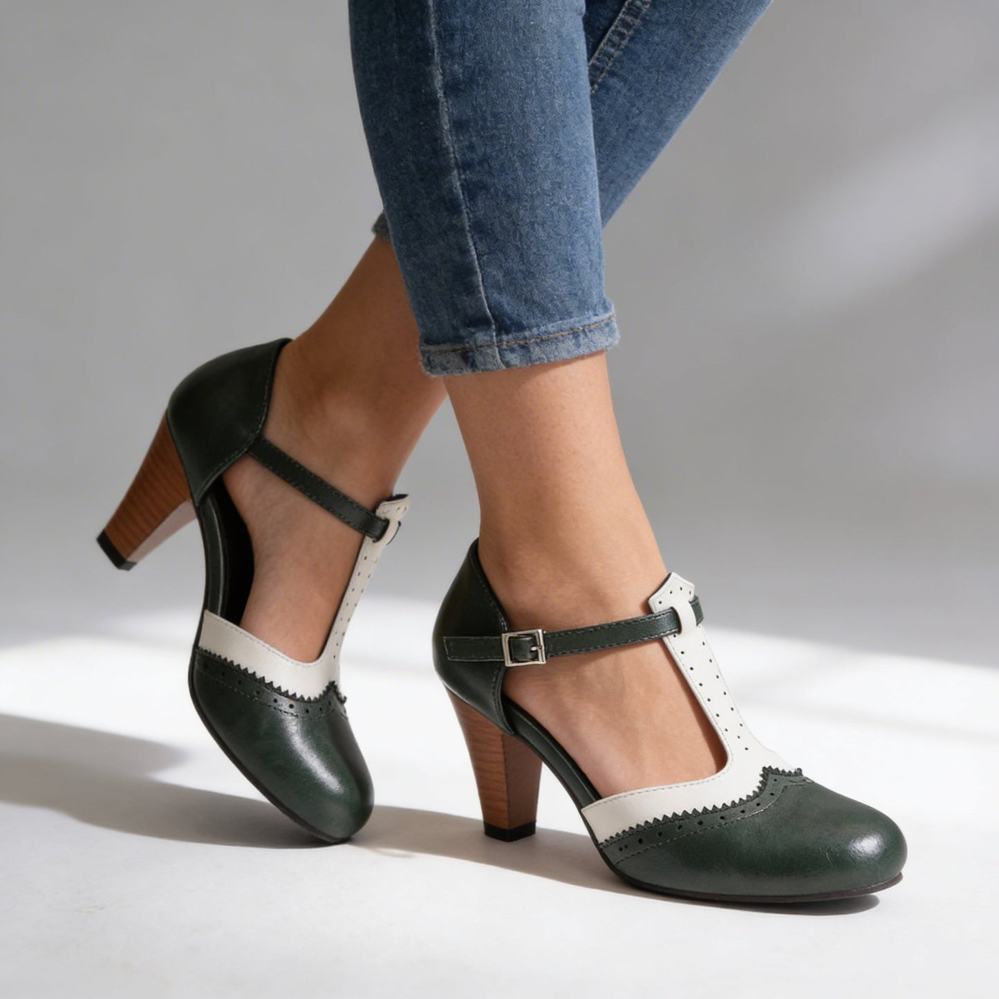 Women's Brogue Leather Pumps Corvine