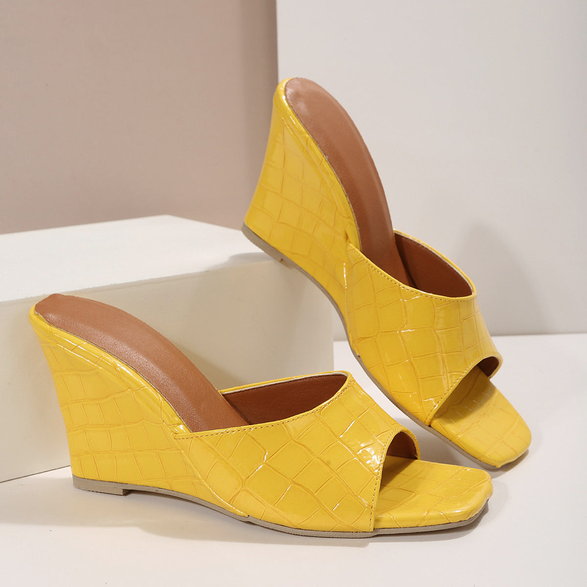 Women's Snake-Embossed Faux Leather Wedge Sandals Corvine